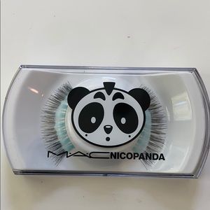 MAC NicoPanda blue/black false eyelashes